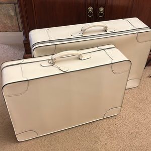 Stunning piece of artwork. Valextra cream luggage. Never used. Two pieces